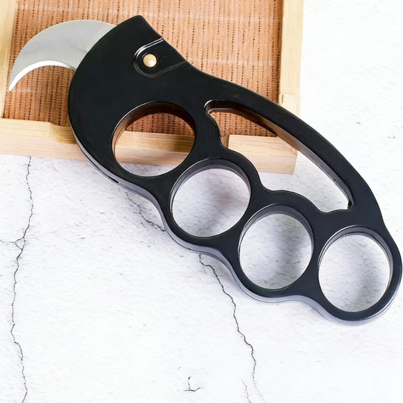 Knuckles with A Knife